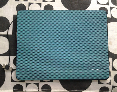 【廠家直銷12-15寸的筆記本電腦散熱器 兩個風(fēng)扇帶燈 金屬網(wǎng)面】價格,廠家,圖片,電腦散熱器/風(fēng)扇,冷得快科技-